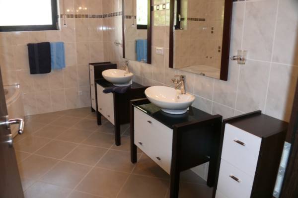 Expose mit Bildern H�user aus Wiesbaden - Immobilienmakler Luxor Liegenschaften